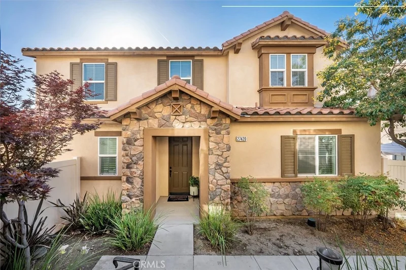 27420 Fern Court, Saugus, CA 91350