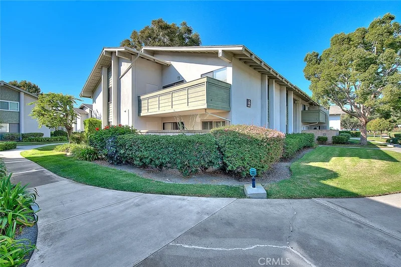 8633 Portola Court 16E, Huntington Beach, CA 92646