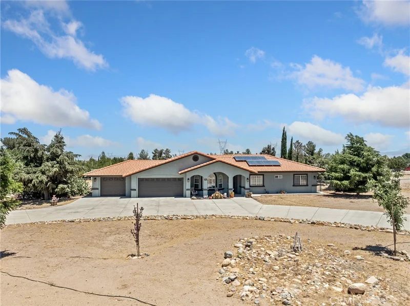9025 Daisy Road, Oak Hills, CA 92344