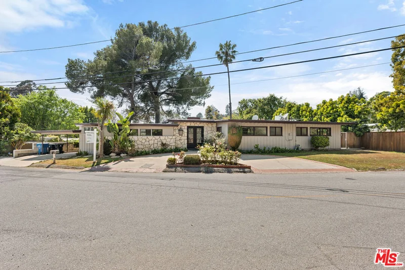 901 Hanley Avenue, Los Angeles, CA 90049