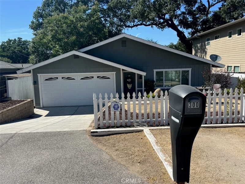 300 Old County Road, Templeton, CA 93465