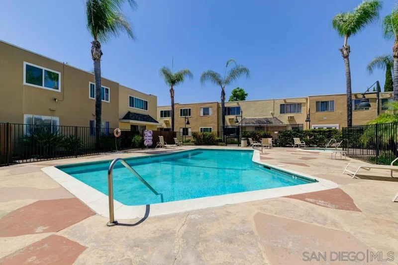 455 Ballantyne St 7, El Cajon, CA 92020