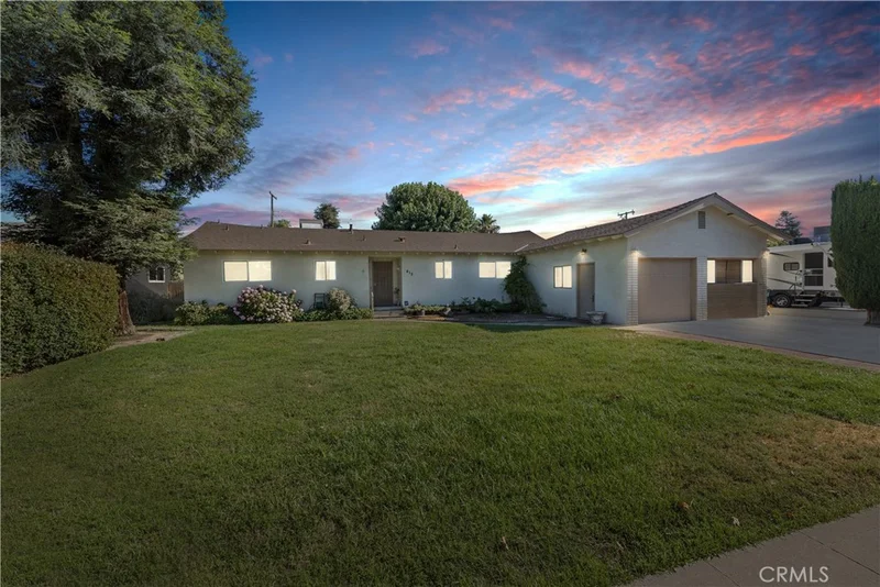 415 E Sandra Avenue, Tulare, CA 93274
