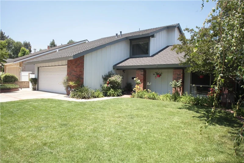 25436 Via Novia, Valencia, CA 91355