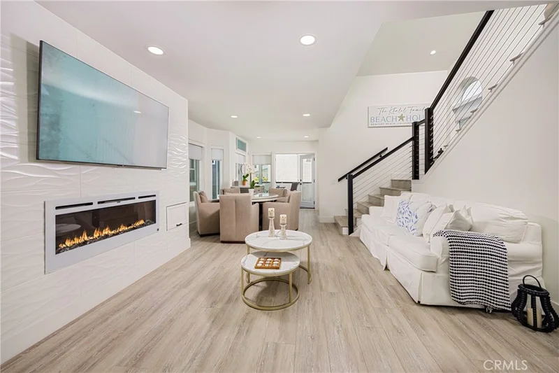 3008 1/2 W Balboa Blvd, Newport Beach, CA 92663