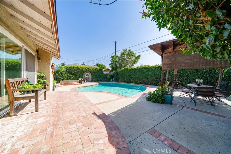 10354 Memory Park Avenue, San Fernando, CA 91345