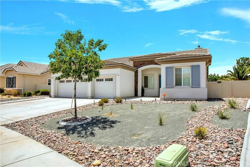 10342 Cotoneaster Street, Apple Valley, CA 92308
