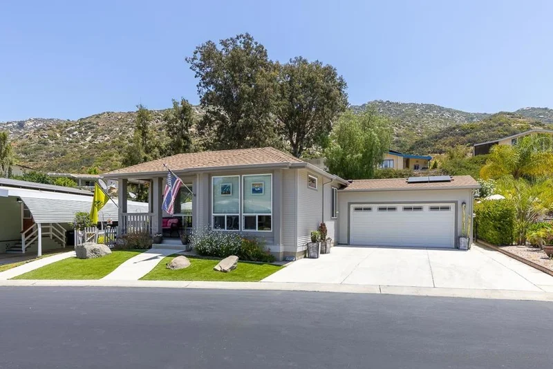 8975 Lawrence Welk Dr Spc 408, Escondido, CA 92026