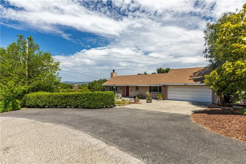 4107 Arizona Avenue, Atascadero, CA 93422