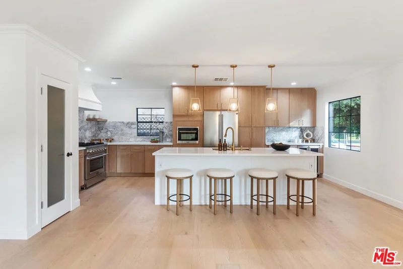 2242 Camden Avenue, Los Angeles, CA 90064
