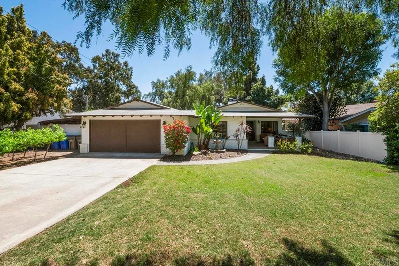 8905 Mariposa Street, La Mesa, CA 91941