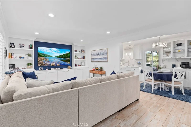 1244 Cabrillo Park Drive C, Santa Ana, CA 92701
