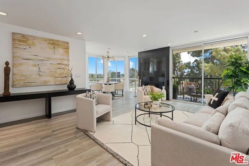 8530 Holloway Drive 312, West Hollywood, CA 90069