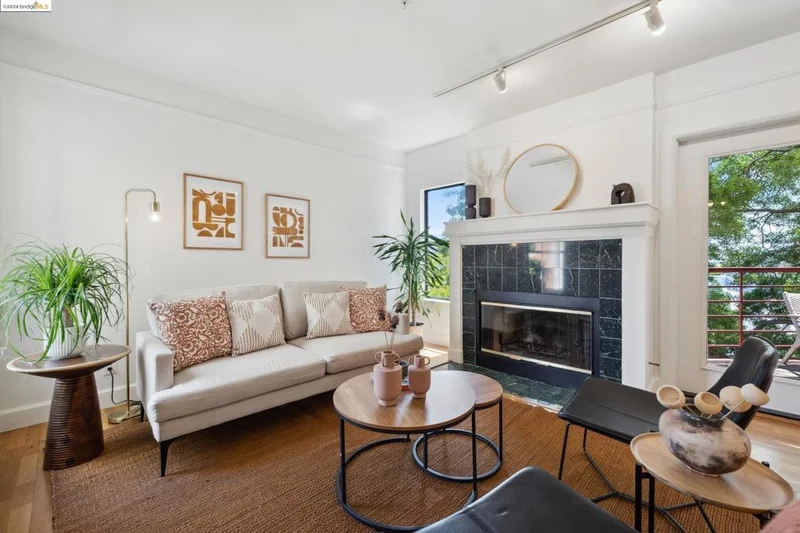 624 Jean St E, Oakland, CA 94610