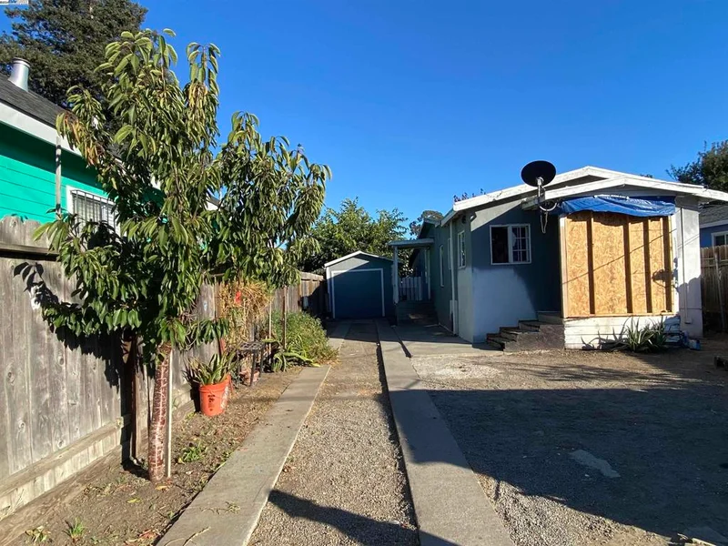 1130 61st Ave, Oakland, CA 94621