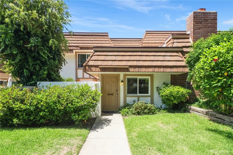 10030 Larwin Avenue 4, Chatsworth, CA 91311