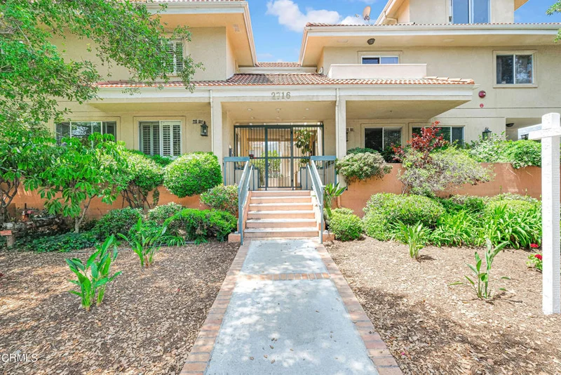 2716 Honolulu Avenue 102, Montrose, CA 91020
