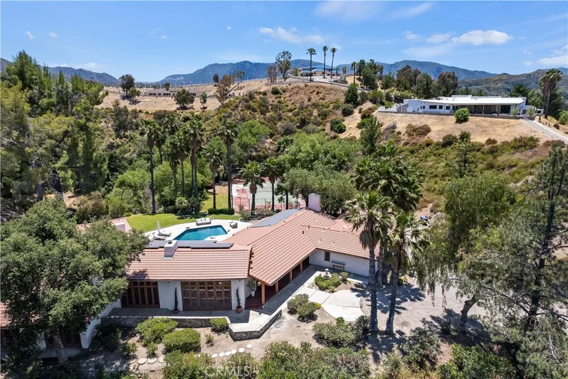 27444 Trail Ridge Road, Canyon Country, CA 91387