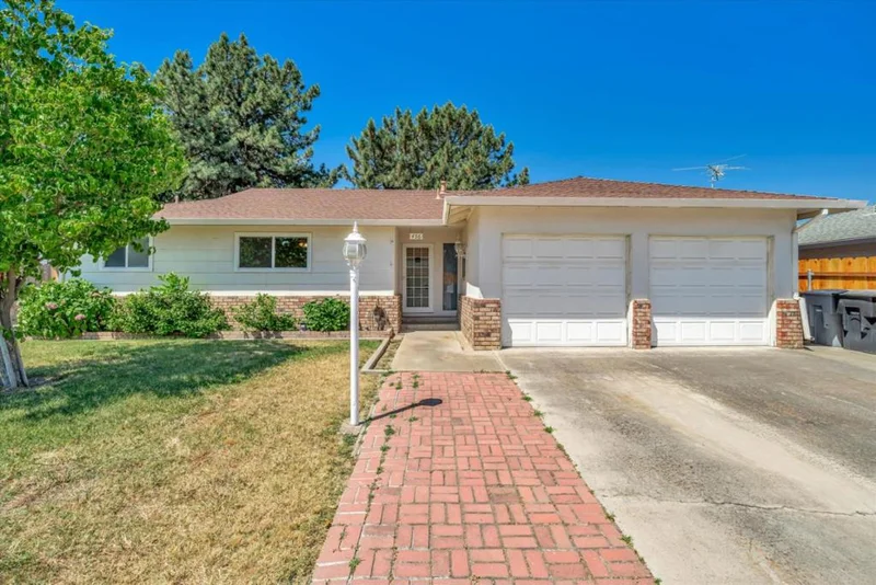 456 Olson Court, Oakdale, CA 95361