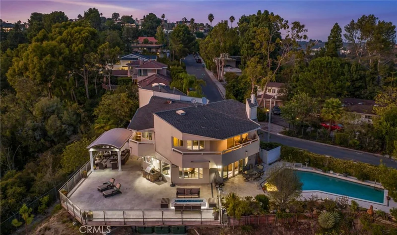 1121 Roberto Lane, Bel Air, CA 90077