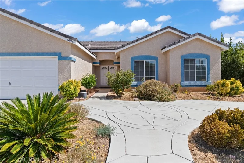 5525 W Avenue L15, Lancaster, CA 93536