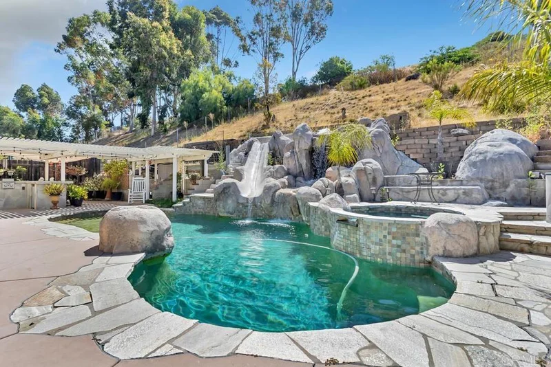 10447 Cadwell Road, Santee, CA 92071