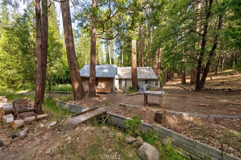 7992 Koon Hollar Rd, Wawona, CA 95389