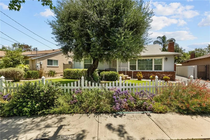 6132 Van Noord Avenue, Valley Glen, CA 91401