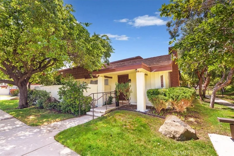 22550 Jeffrey Mark Court 5, Chatsworth, CA 91311