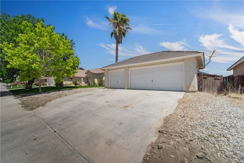2701 Cold Creek Avenue, Rosamond, CA 93560