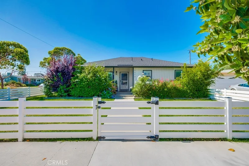 2273 San Vicente Avenue, Long Beach, CA 90815