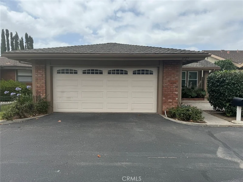1125 Cabrillo Park Drive, Santa Ana, CA 92701