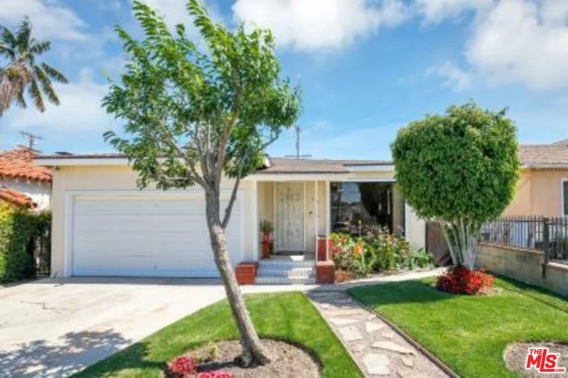 524 W 104th Place, Los Angeles, CA 90044