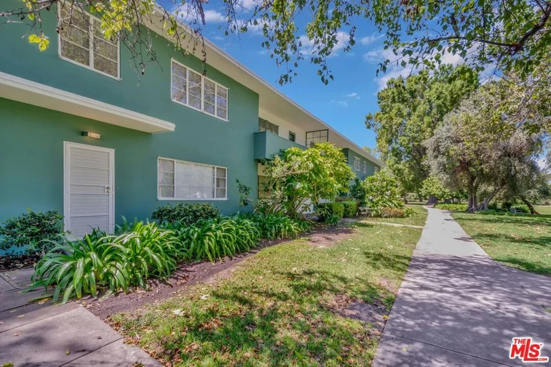 5120 Village Green, Los Angeles, CA 90016