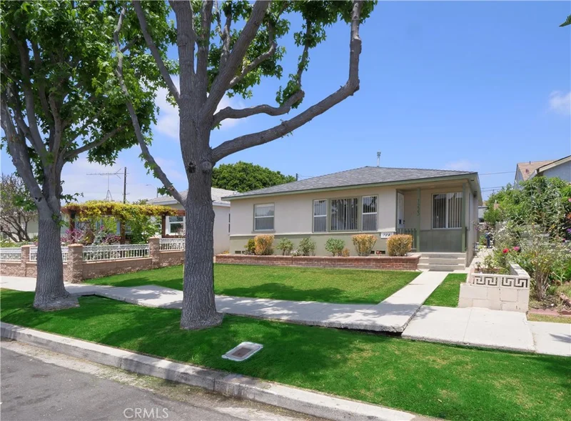 1223 W G Street, Wilmington, CA 90744