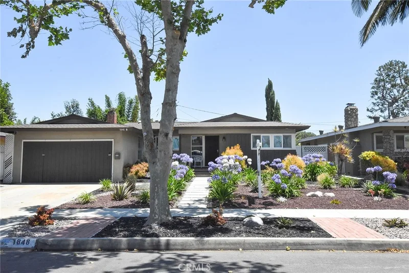 1848 Nipomo Avenue, Long Beach, CA 90815
