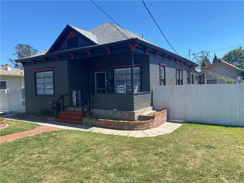548 E Washington Avenue, Orange, CA 92866