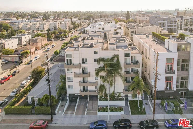 1049 S Hobart Boulevard 103, Los Angeles, CA 90006