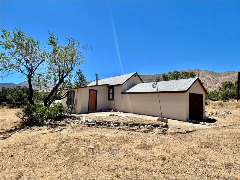 30200 106th Street E, Littlerock, CA 93543