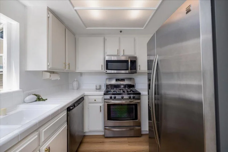 8800 Burnet Avenue 12, North Hills, CA 91343