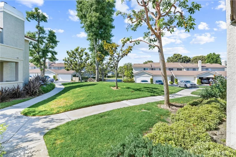 511 Springbrook N 70, Irvine, CA 92614