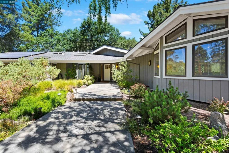 27 Moraga Via, Orinda, CA 94563