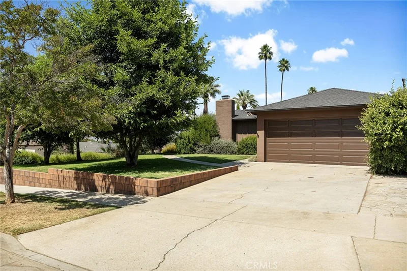 1249 W Palm Avenue, Redlands, CA 92373