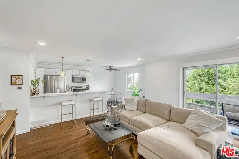 2700 Cahuenga Boulevard 2205, Los Angeles, CA 90068