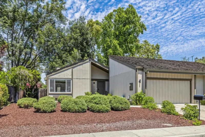 856 Runningwood Circle, Mountain View, CA 94040