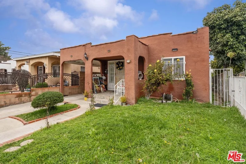 433 W 104th Street, Los Angeles, CA 90003