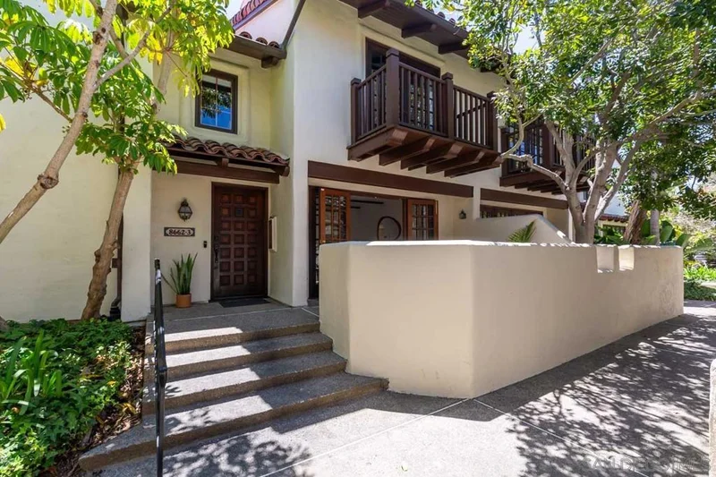 8662 Villa La Jolla Dr #3, La Jolla, CA 92037