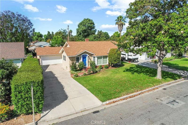 4560 Oakwood Place, Riverside, CA 92506