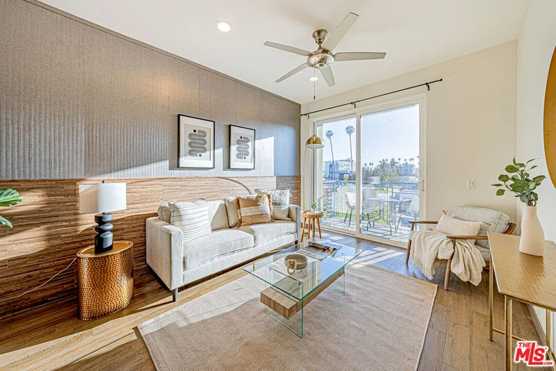 903 S New Hampshire Avenue 404, Los Angeles, CA 90006