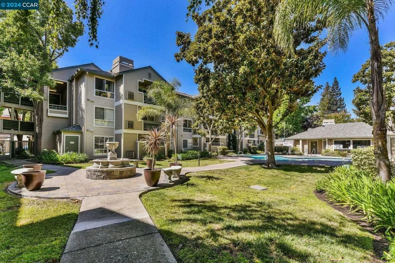 2530 Oak Road 202, Walnut Creek, CA 94597